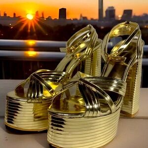 New Public Desire Platforms Size 10 Gold Metallic
